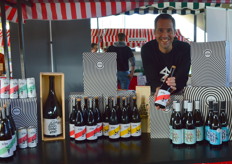 Jorrit Gerritsma vroeg zich bij Neleman af was de bio-winkeliers denken van de nieuwe blikjes. "In onze eigen brandstores is dit al een succes." 